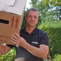 Ulrich Ameis hilft beim eingagern